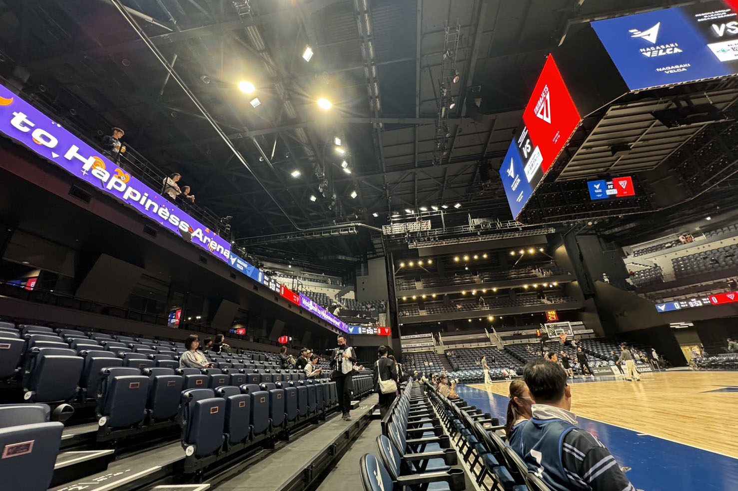 1階から見たアリーナ全体の様子